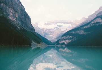 lake between two mountains